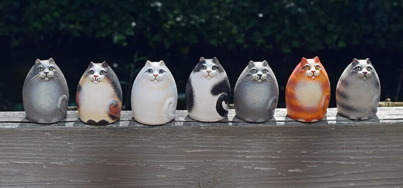 small ceramic cats